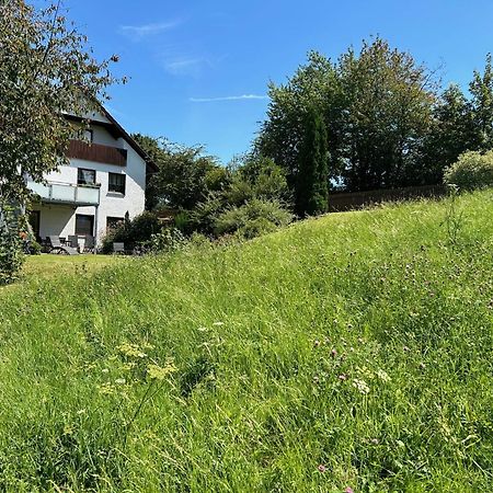 Ruhige Ferienwohnung Mit Terrasse Fuer 2 Personen Vohenstrauss Exterior photo
