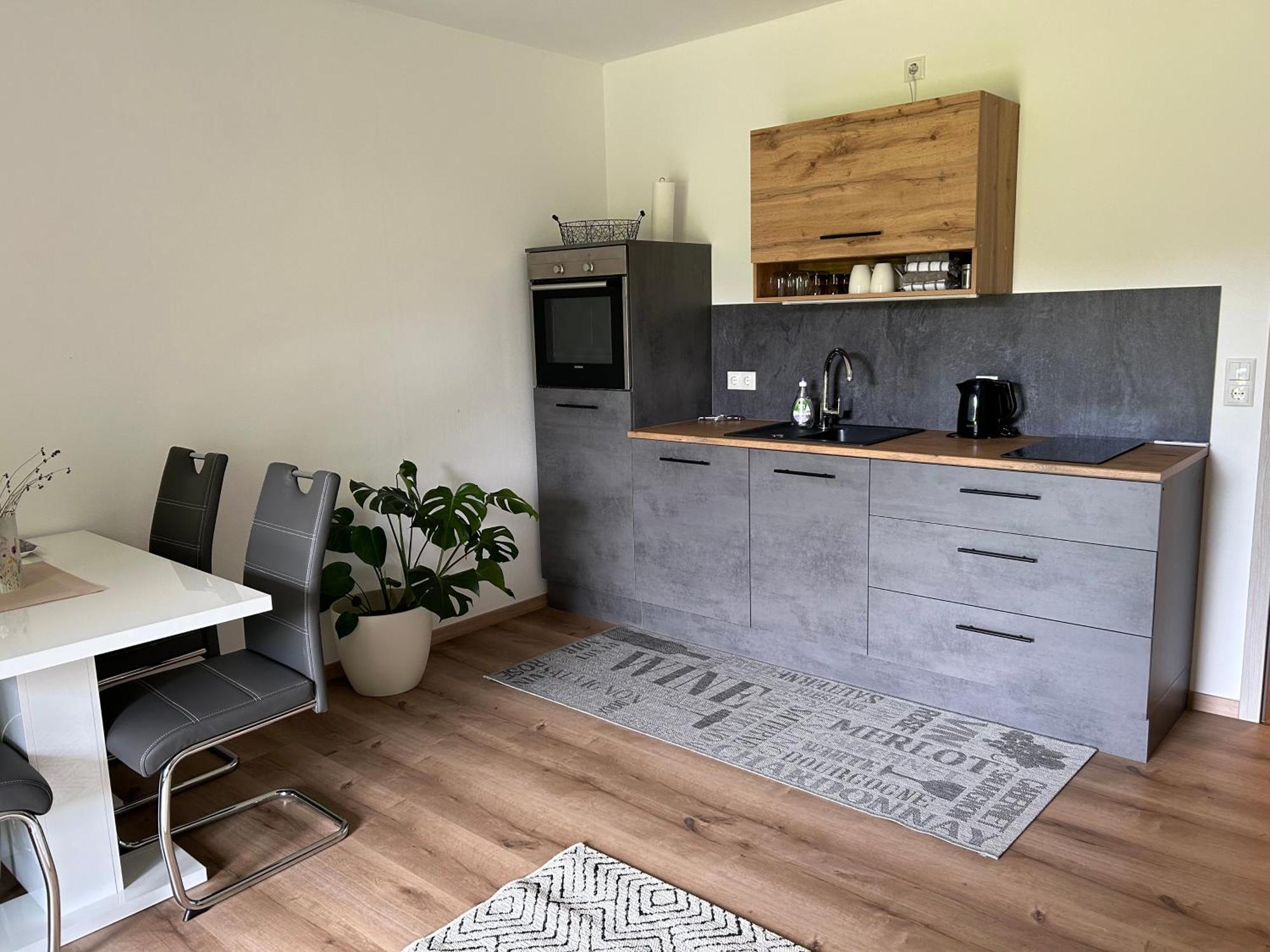 Ruhige Ferienwohnung Mit Terrasse Fuer 2 Personen Vohenstrauss Exterior photo