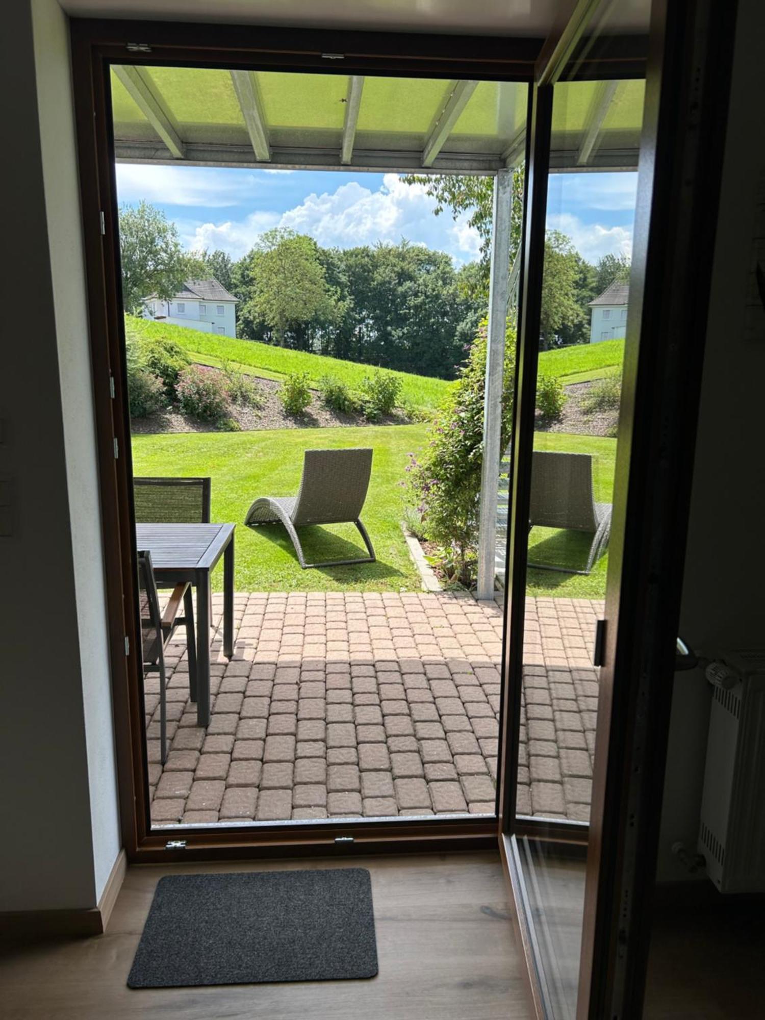 Ruhige Ferienwohnung Mit Terrasse Fuer 2 Personen Vohenstrauss Exterior photo