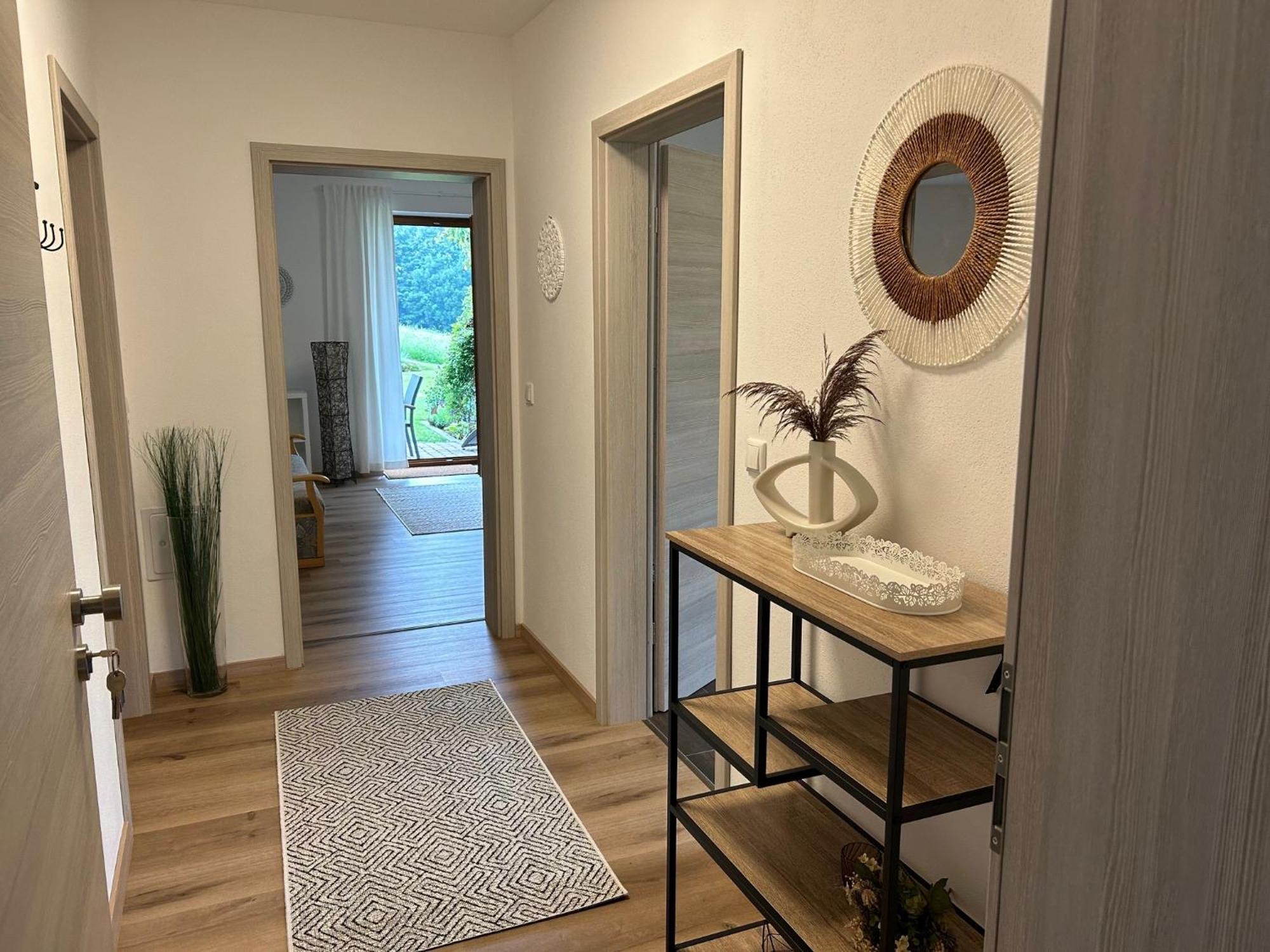 Ruhige Ferienwohnung Mit Terrasse Fuer 2 Personen Vohenstrauss Exterior photo