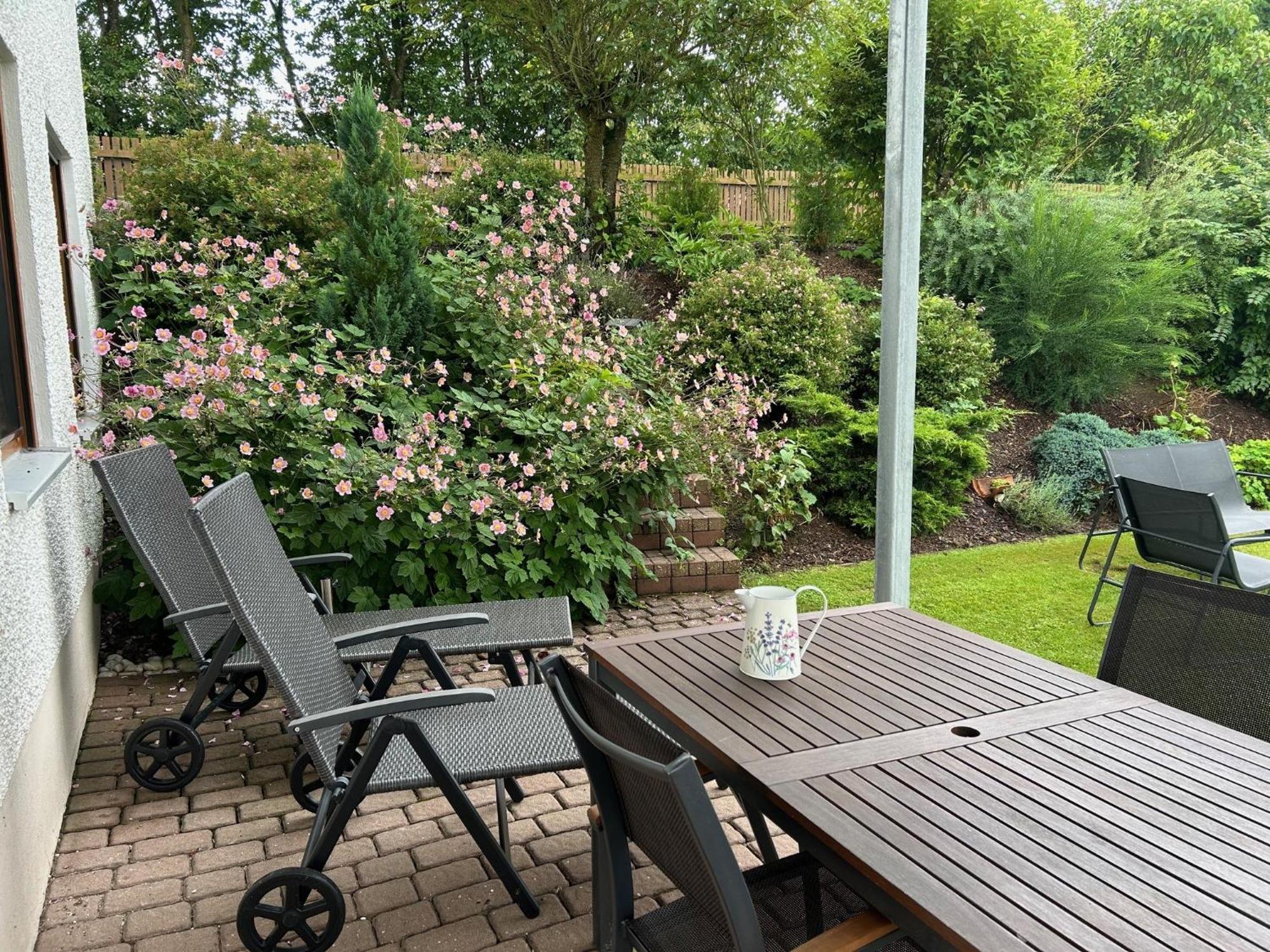 Ruhige Ferienwohnung Mit Terrasse Fuer 2 Personen Vohenstrauss Exterior photo